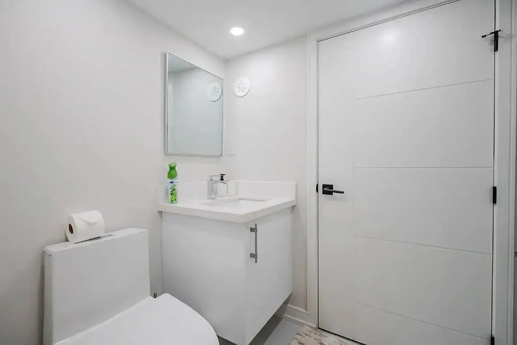 토론토 Beachside Luxury Retreat 아파트