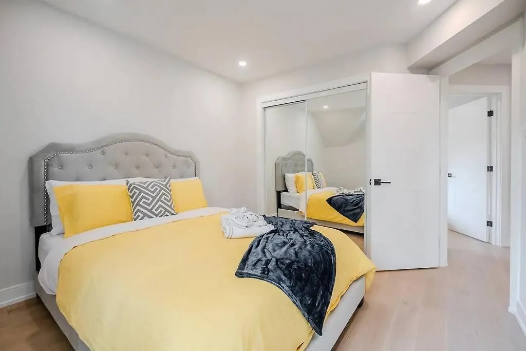 토론토 Beachside Luxury Retreat 아파트 캐나다